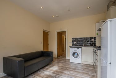 1 bed house, Colum Road, Maindy, Cardiff, CF103EL - Image 3